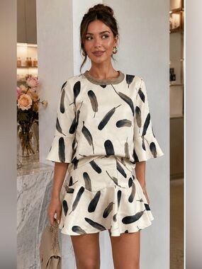 Annyd XS Luxe Abstract Print Textured Dress Peplum Boutique Chic feathers mini